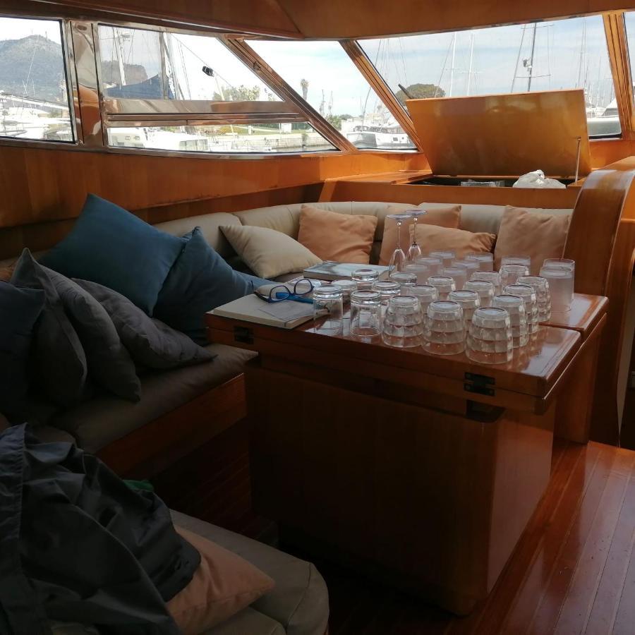 Botel Manathan Palermo